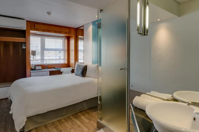 غرفة بسرير كوين، Protea Hotel by Marriott Cape Town Sea Point 16/17