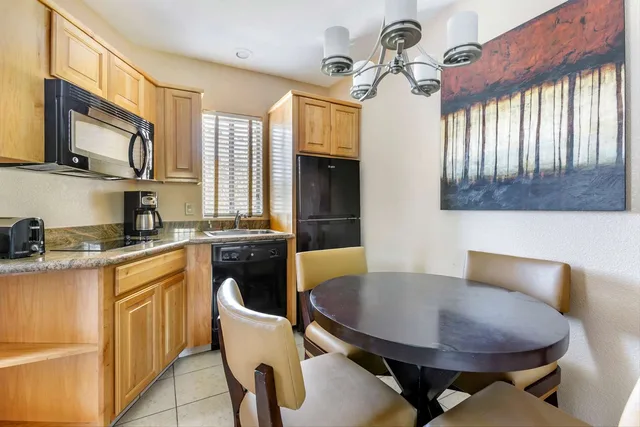 Studio, Queen Bed, Balcony or Patio, Sofa، Hilton Vacation Club Ridge on Sedona 1/2