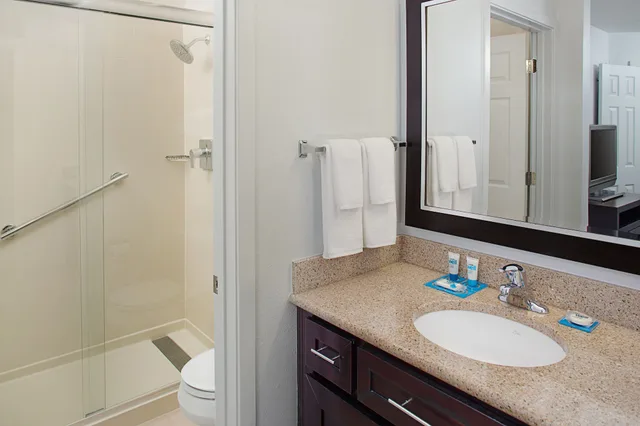 غرفة بسرير كوين بغرفة نوم واحدة بحوض استحمام لذوي الإعاقة، HYATT house Dallas/Las Colinas 3/3