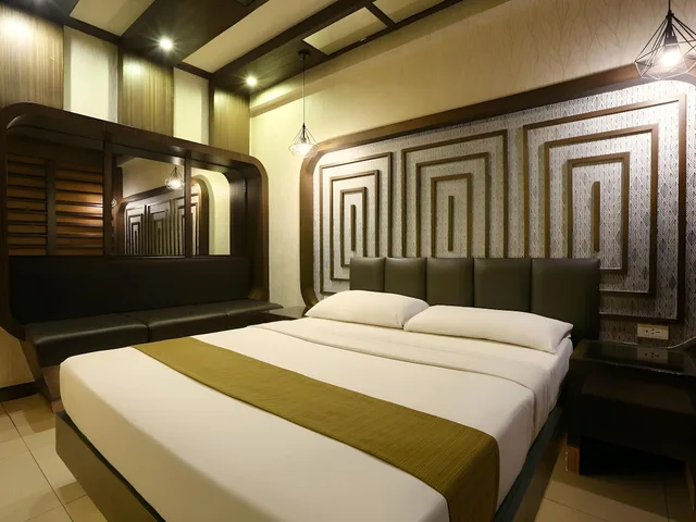 غرفة قياسية بسرير كينج وسرير كوين، Hotel Ava Malate, Manila 2/2