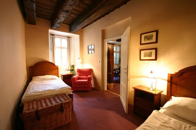 جناح مع أريكة، Hotel U Tri Bubnu 4/6