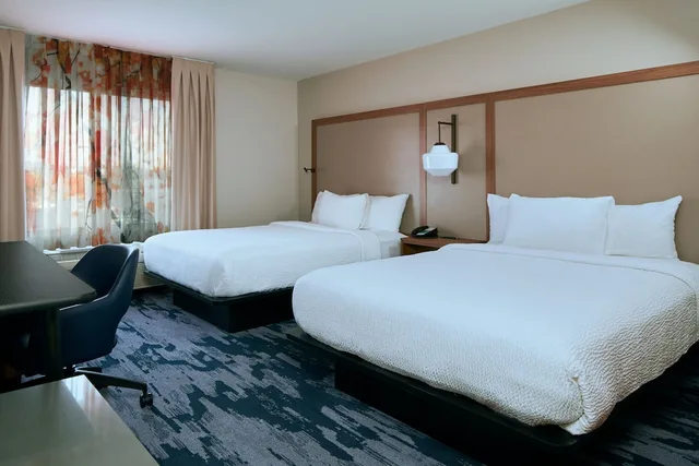 جناح تنفيذي بسريرين كوين مع أريكة، Fairfield Inn And Suites San Bernardino 1/5