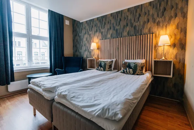Standard, Twin Beds, Vic 3/7