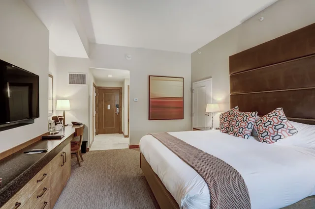 غرفة سوبيريور بسرير كينج، Osprey At Beaver Creek Rock Resort 1/8
