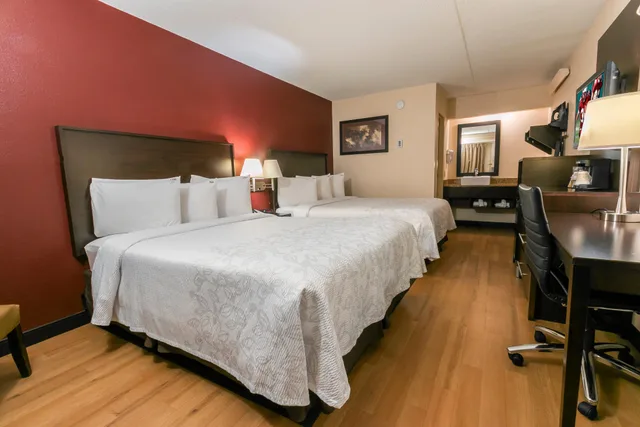 غرفة ديلوكس بسريرين، Red Roof Inn PLUS Pittsburgh South - Airport 1/4