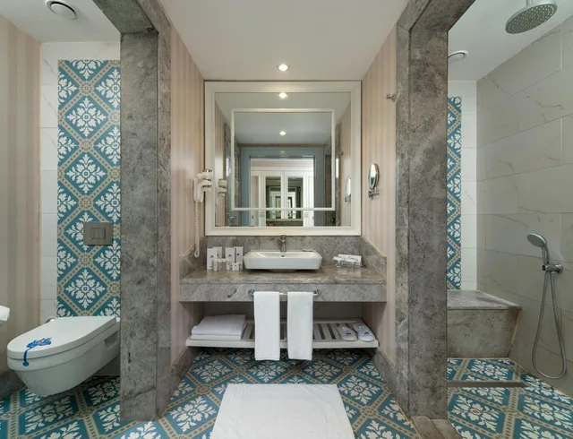 جناح بسرير كينج بإطلالة على البحر، Rubi Platinum Spa Resort and Suites 3/3