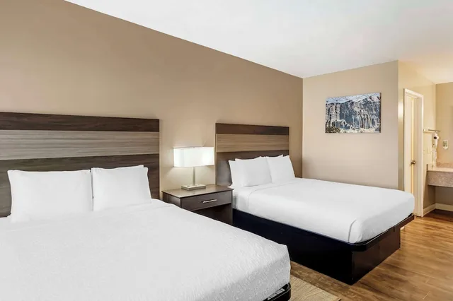 غرفة قياسية بسريرين كوين، Best Western China Lake Inn 1/10