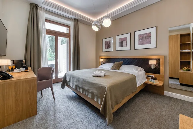 غرفة بسرير كوين بشرفة، Boutique Villa Filaus 8/10