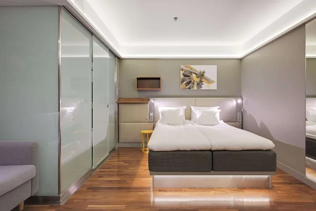 غرفة سوبيريور بسرير كوين مع أريكة، Comfort Hotel Xpress Helsinki Airport Terminal 1/6