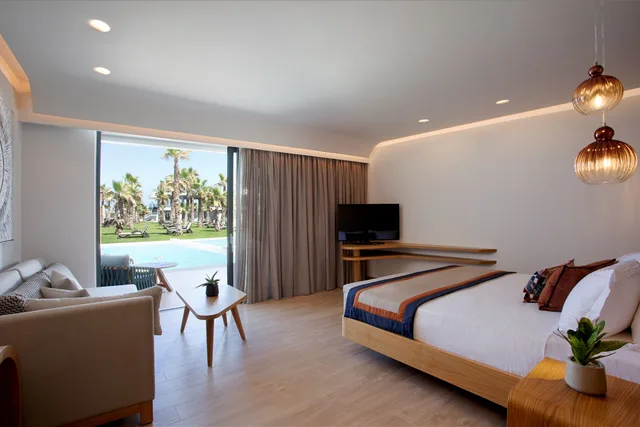 Pool, Junior Suite, Deluxe, Single, Beach Front، Lyttos Mare Exclusive Beach Resort 1/4