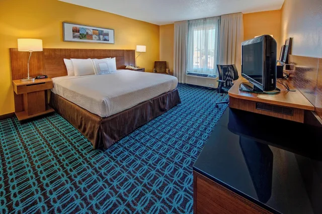 استوديو بسرير كينج مع أريكة لذوي الإعاقة، Fairfield Inn Suites By Marriott Near Universal Orlando 1/2