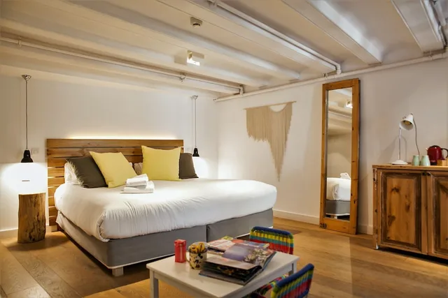 غرفة ديلوكس بسرير كينج مع أريكة، Eco Boutique Hostal Grau 1/8