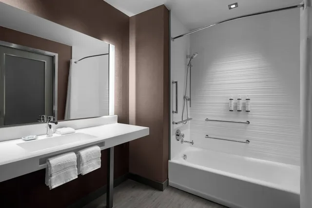 غرفة بسريرين كوين بإطلالة على المدينة، AC Hotel by Marriott San Antonio Riverwalk 8/8