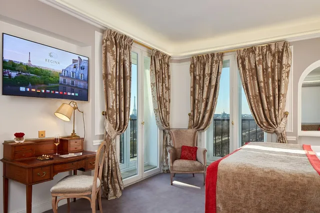 Junior Suite, King Bed, Eiffel View، Hotel Regina Louvre 8/10