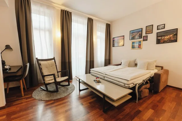 جناح بسرير كينج بغرفة نوم واحدة مع أريكة، Hotel Kaiserhof 7/10