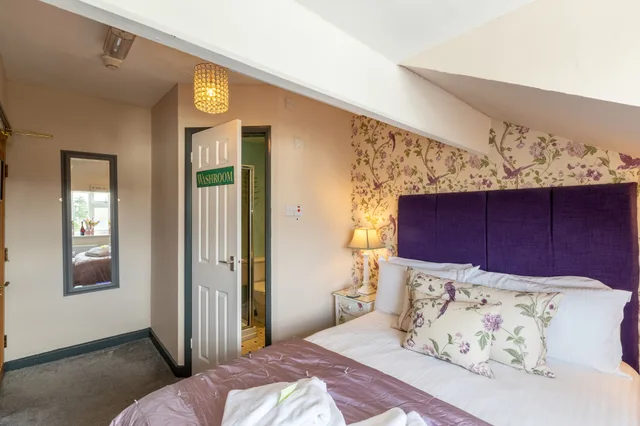 غرفة كومفورت بسرير كينج، Holly Lodge Guest House 1/4