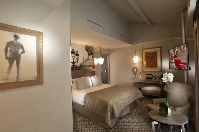 غرفة سوبيريور بسرير كينج وسريرين منفصلين بشرفة، Hotel La Lanterne & Spa 1/1