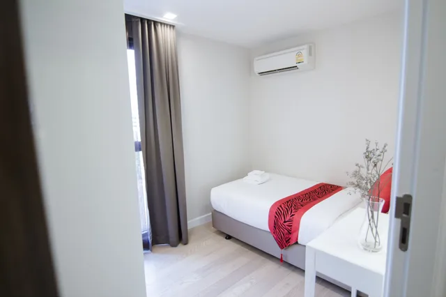 غرفة بريميوم بسرير كينج وسرير فردي، Hope Land Hotel & Residence Sukhumvit 8 4/7