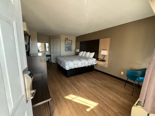 غرفة ديلوكس بسرير كينج لذوي الإعاقة، Motel6 Georgetown, SC - Marina 2/4