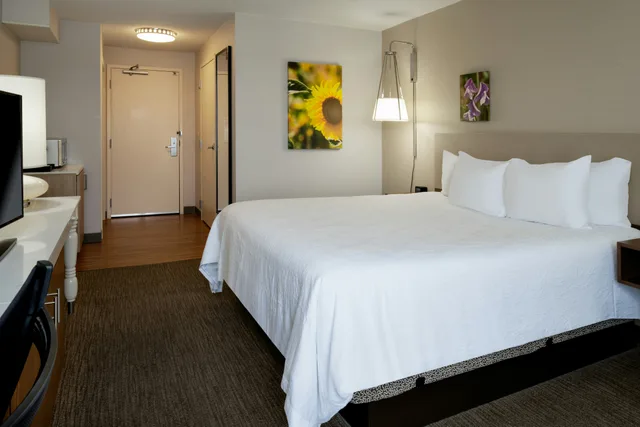 غرفة بسرير كينج، Hilton Garden Inn Folsom 1/4