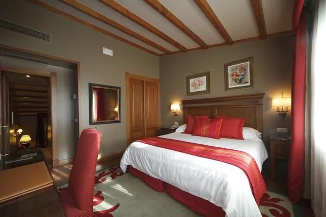 فيلا بسرير كوين، Gran Hotel Los Abetos 1/3