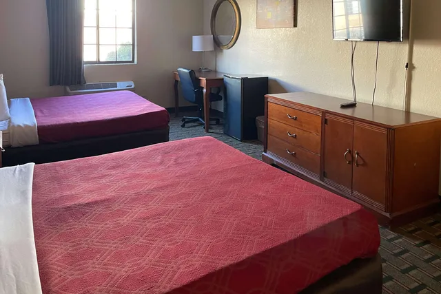 غرفة بسريرين كوين، Econo Lodge Kalamazoo MI 2/3