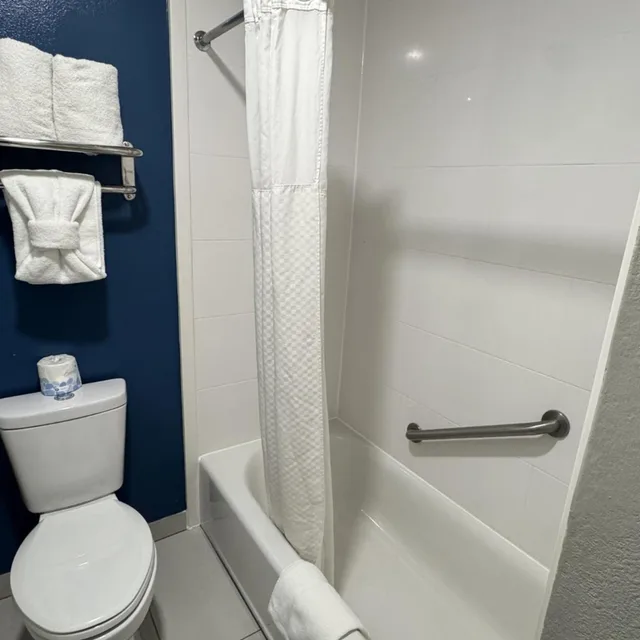 غرفة ديلوكس بسرير كينج، La Quinta Inn By Wyndham Auburn Worcester 10/10