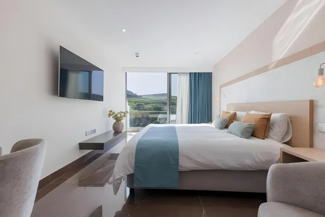 Deluxe, Triple, with View, Reef Hotel & Spa 1/1