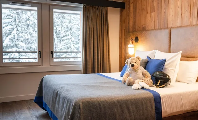 جناح سوبيريور بسرير كينج مع أريكة، Ecrin Blanc Resort Courchevel 2/3