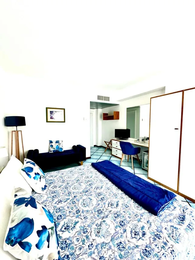 غرفة بسرير مزدوج أو سريرين منفصلين بإطلالة على البحر، Hotel Le Fioriere 3/4
