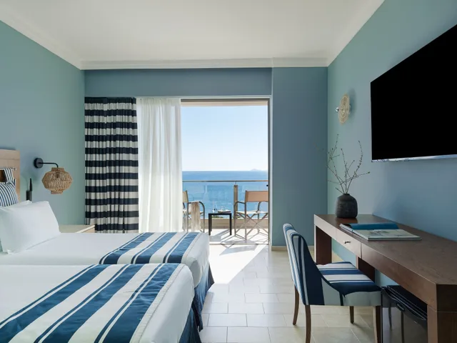 Room, Triple, Sea Front، Kalamaki Beach 1/4