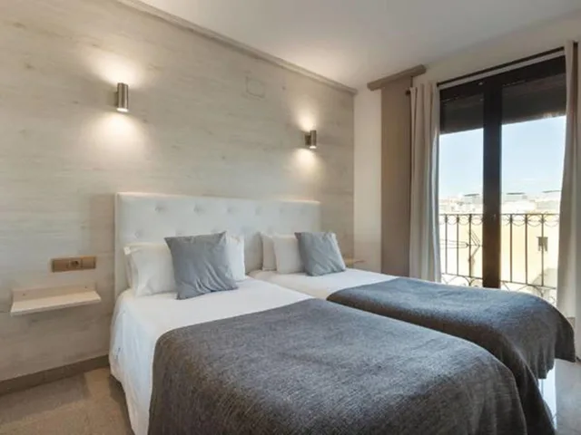 Penthouse, Apartments Ramblas 108 1/4