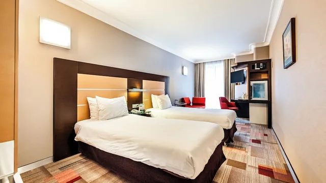 Standard, Twin Beds, Lamartine 2/7