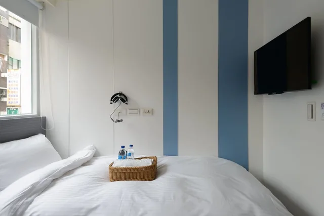 Female Dorm, Single, Shared Bathroom, Poshpacker Hotel 1/4