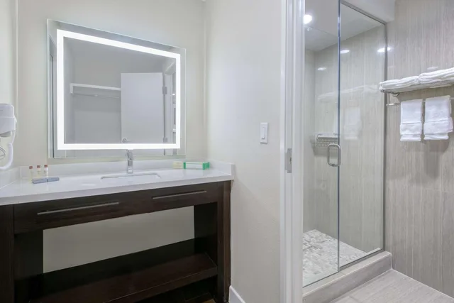 2 Bedrooms, Suite, King Bed, Hawthorn Suites By Wyndham Mcallen 7/7