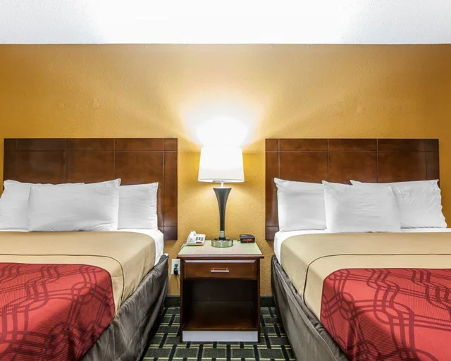غرفة قياسية بسريرين كوين، Econo Lodge Cartersville Emerson Lake Point 6/10