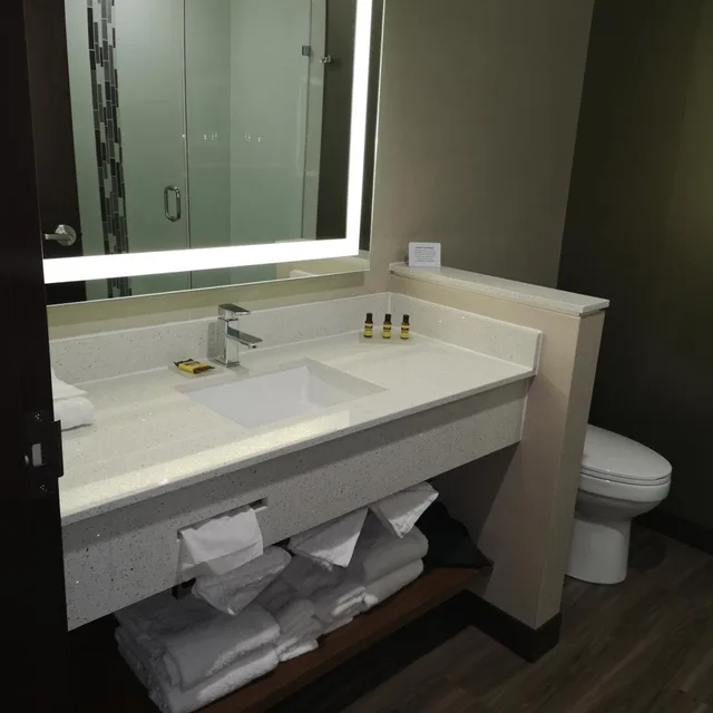 جناح بسريرين مزدوجين بمطبخ، Best Western Plus Hinton Inn and Suites 8/10