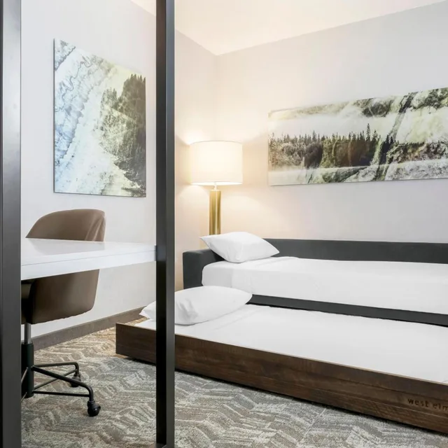 جناح بسرير كينج مع سرير سحّاب إضافي مع أريكة في طابق مرتفع، SpringHill Suites by Marriott Truckee Lake Tahoe 5/6