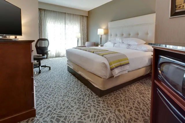 غرفة ديلوكس بسرير كينج لذوي الإعاقة، Drury Inn Suites Pittsburgh Airport Settlers Ridge 4/5