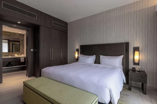 جناح بسرير كينج بغرفة نوم واحدة مع دخول الصالة، Radisson Blu Hotel Residence Nairobi Arboretum 2/10