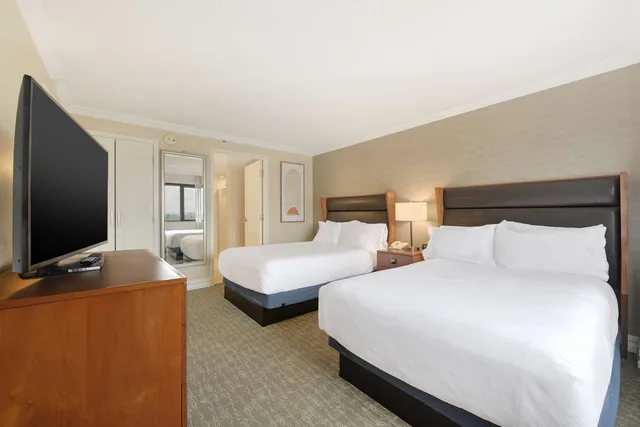 1 Bedroom, Suite, Parlor، Embassy Suites by Hilton Anaheim Orange 2/4