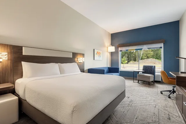 Suite, 2 Queen Beds, Bathtub, Accessible, Holiday Inn Express & Suites Rhinelander, an IHG Hotel 1/7