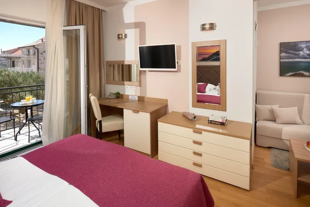 Standard, Double Bed, Pool View, Balcony, Hotel Fortuna 6/8