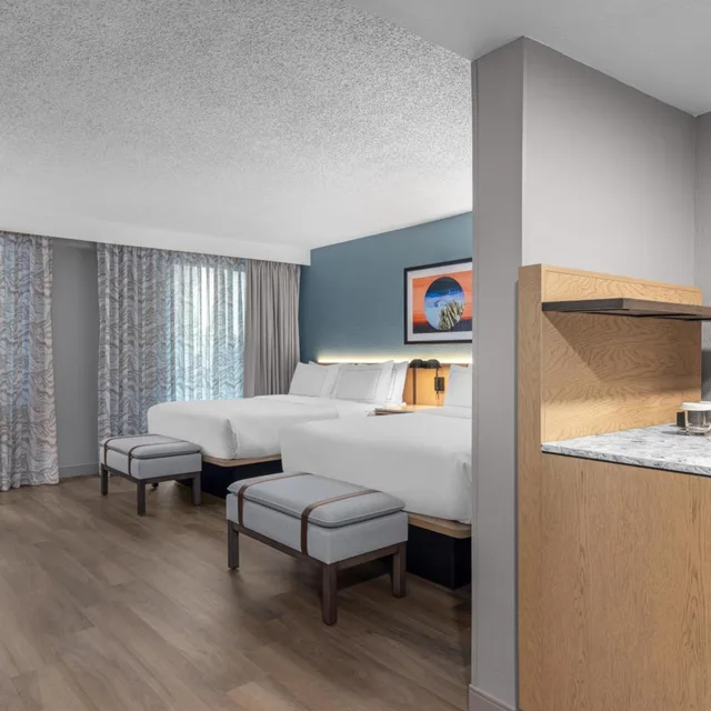 Room, 2 Queen Beds, Cabana Building، DoubleTree by Hilton Phoenix Midtown 1/1