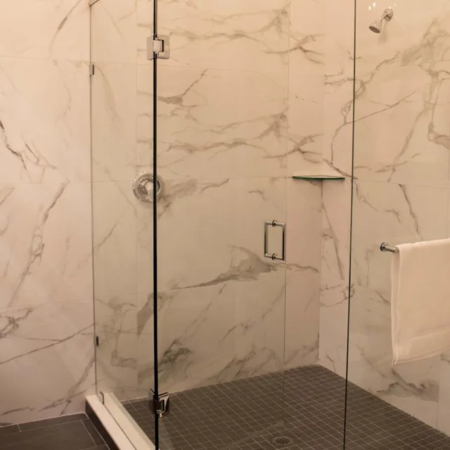 Suite, Hot Tub, Colonial Hotel & Suites 4/4