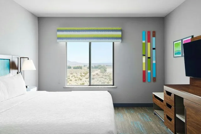 جناح بسرير كينج لذوي الإعاقة، Hampton And Suites Ridgecrest Ca 1/7