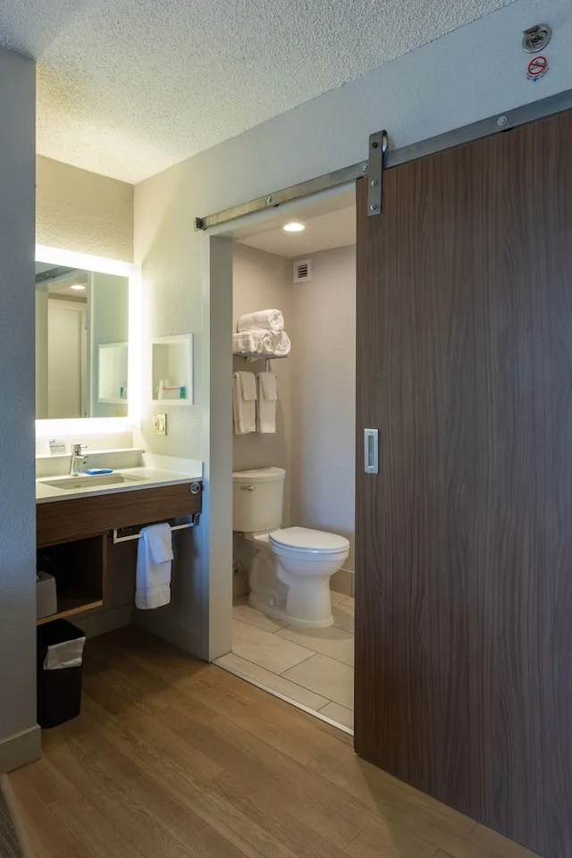 Standard, 2 Double Beds, Extra Floor Space، Holiday Inn Express New Orleans Dwtn - Fr Qtr Area 9/10