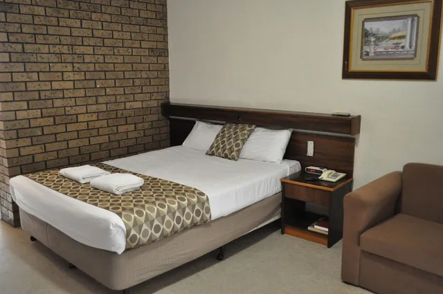 غرفة قياسية بسرير كوين، ALBURY BURVALE MOTOR INN 2/4