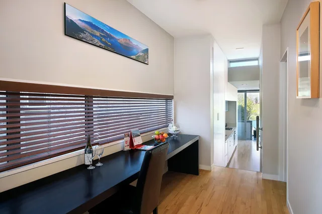 2 Bedrooms, Apartment, 2 King Beds, Lake View, 2 Bathrooms, Balcony، Swiss-Belsuites Pounamu Queenstown 6/8
