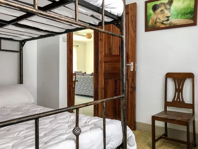 غرفة قياسية بسرير بطابقين بغرفة نوم واحدة بحمام مشترك في الطابق الأرضي، Mama Wilsen House 3/4
